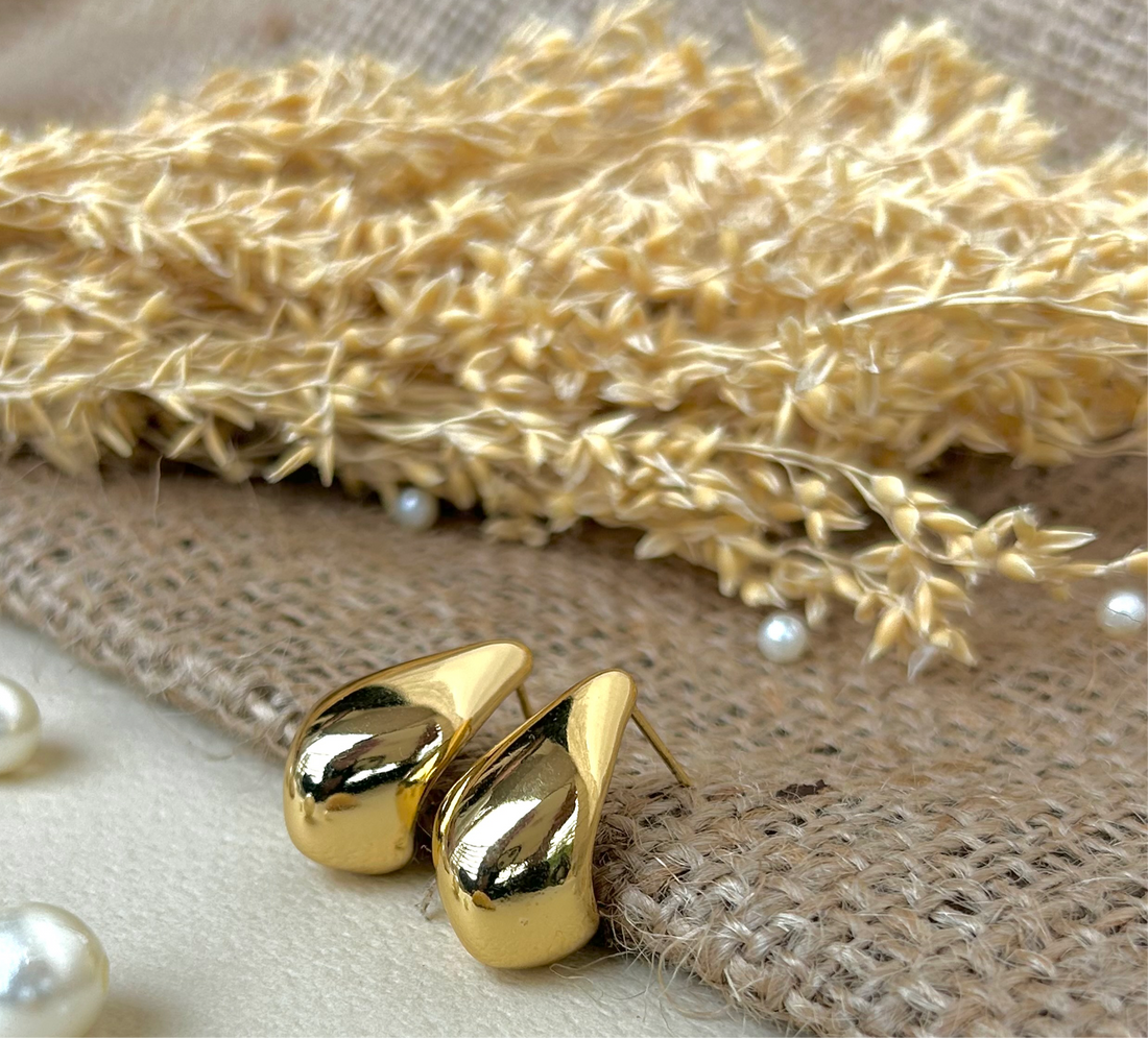 Gold chunky water drop earrings