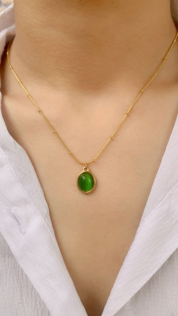 Green gem necklace